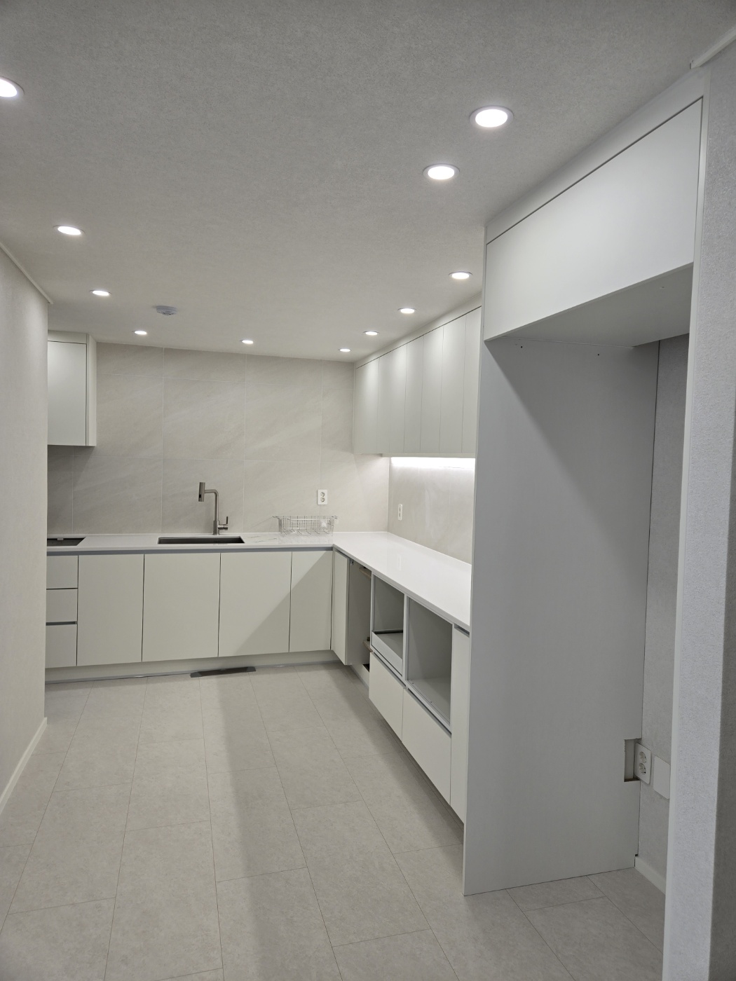 /user/j/jieum/editor/2411/4d42a101416f9f1004cd42e046f5843c_1732529165_7388.jpg 이미지크게보기